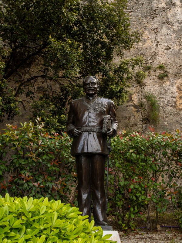 Statue Prince Rainier III  2025-05-12 1-2
